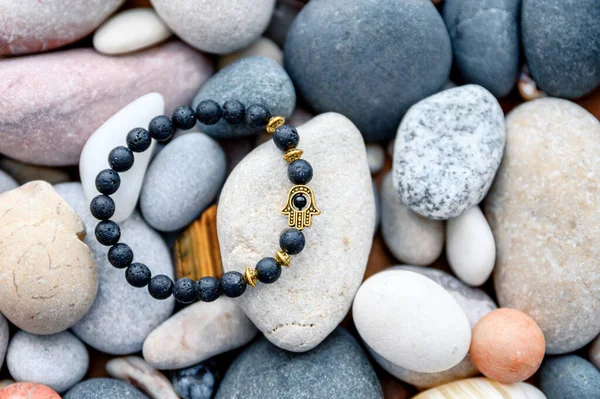 Pulsera Diseño Fresco Negro Con Símbolo Mano Hamsa — Foto de Stock