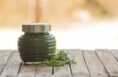 Coccinia gaz, antiasit hafifletmeye yardımcı, kovmak ve gözleri besler yardımcı otlar özelliklerdir.