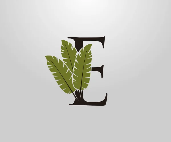 带有绿色香蕉叶子的E字 热带字母符号设计概念 — 图库矢量图片