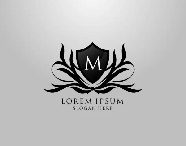 Літературний Логотип Inital Majestic Shield Design Royalty Fashion Community Boutique — стоковий вектор