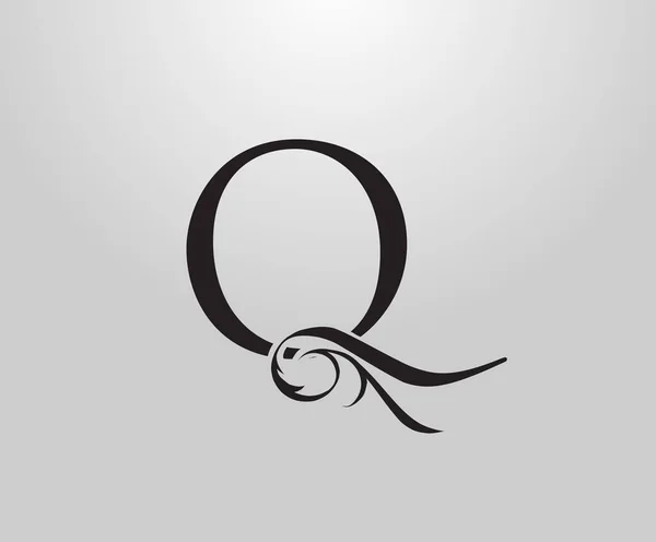 クラシックQレターロゴ 優雅なロイヤルスタイル初期Q 本のデザイン 結婚式の招待状 ブランド名 レストラン ブティック ホテルのためのヴィンテージ描かれたエンブレム — ストックベクタ