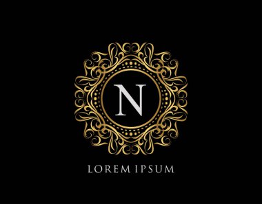 Harf N Tasarımlı Kaligrafi Rozeti. Süslü lüks altın logo tasarımı vektör çizimi.