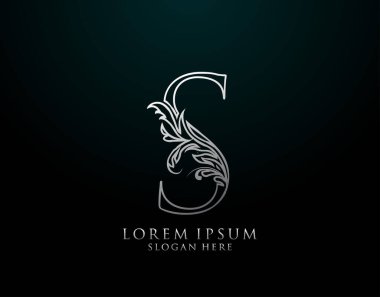 Klasik S Harfi Simgesi. Lüks Gümüş Kaligrafi Sanatı logosu. Kitap tasarımı için klasik amblem, marka adı, mühür, restoran, butik, otel.  
