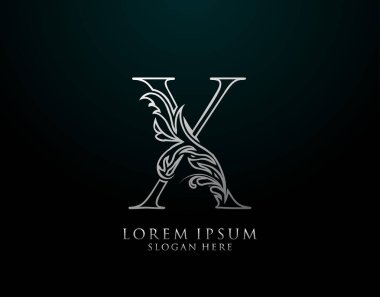 Klasik X Harfi Simgesi. Lüks Gümüş Kaligrafi Sanatı logosu. Kitap tasarımı için klasik amblem, marka adı, mühür, restoran, butik, otel.  
