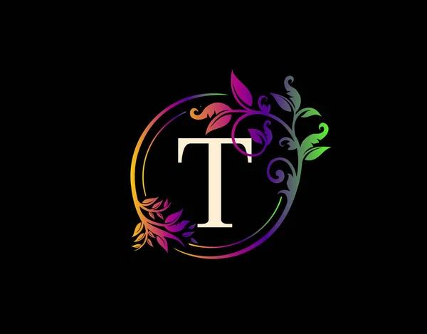 Lüks T Harf Çiçek Tasarımı. Renkli Şehir Girdabı T Logosu Simgesi.