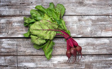 hafif ahşap zemin üzerinde Beetroots