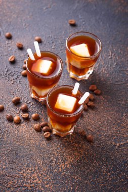 Donmuş sütlü buzlu kahve