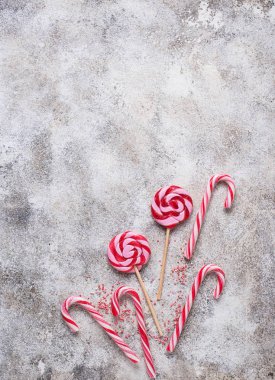 Pembe lolipop ve şeker kamışı 