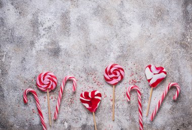 Pembe lolipop ve şeker kamışı 