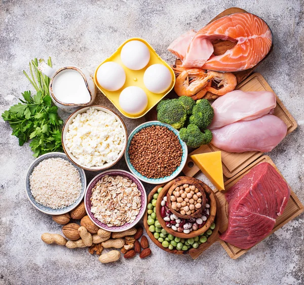Zdrowe Jedzenie Bogate Białko Mięsa Ryb Produktów Mlecznych Orzechy Ziarna — Zdjęcie stockowe