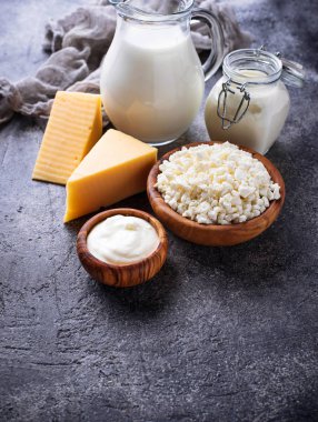 Çeşitli süt ürünleri ürün yelpazesine.