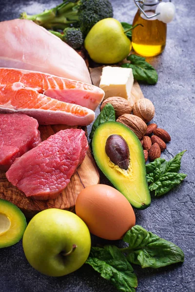 Sağlıklı düşük karbonhidrat ürünleri. Ketogenic diyet. 