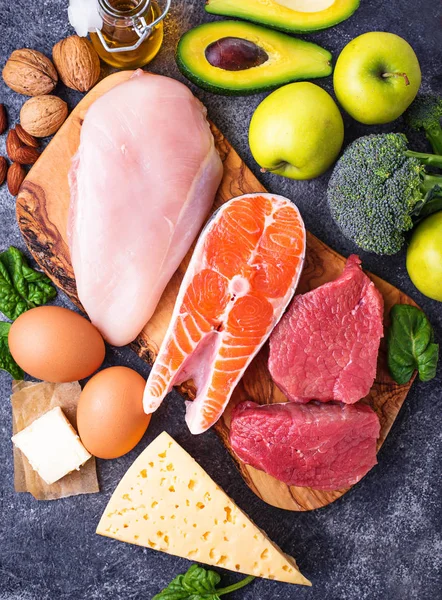 Sağlıklı düşük karbonhidrat ürünleri. Ketogenic diyet. 