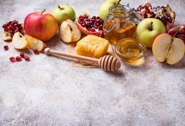 Tatlım, elma ve nar Rosh Hashana için