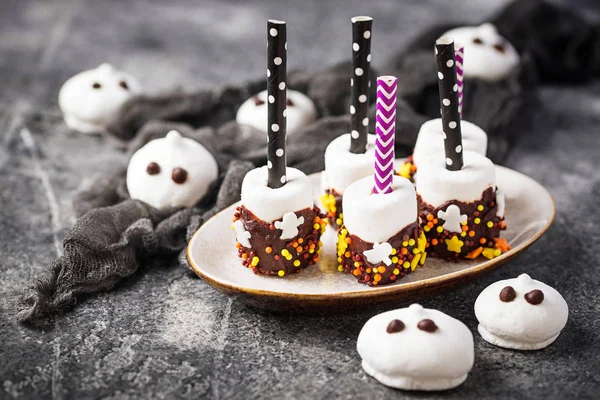 Halloween treat marshmallow in chocolate — Stock Photo, Image