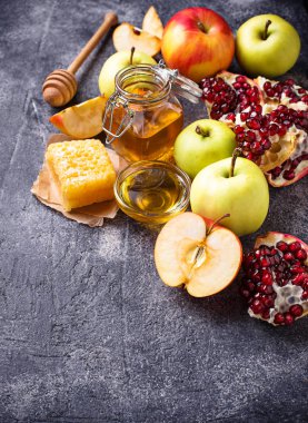 Tatlım, elma ve nar Rosh Hashana için