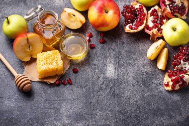 Tatlım, elma ve nar Rosh Hashana için