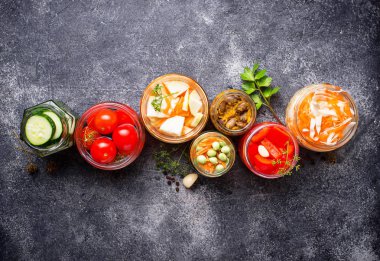 Fermente gıda. Kavanoz sebze korunmuş