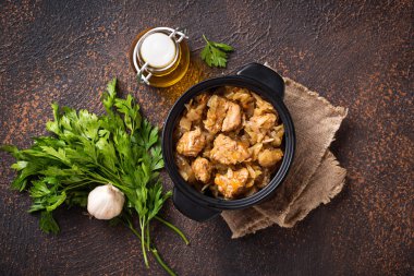 Bir etli kızarmış lahana