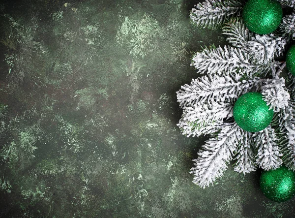 Weihnachten Hintergrund mit Zweig des Baumes — Stockfoto