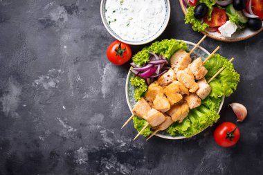 Geleneksel Yunan et şiş souvlaki