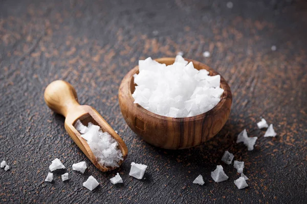 Pyramid flakes of sea salt. — Stock Photo, Image