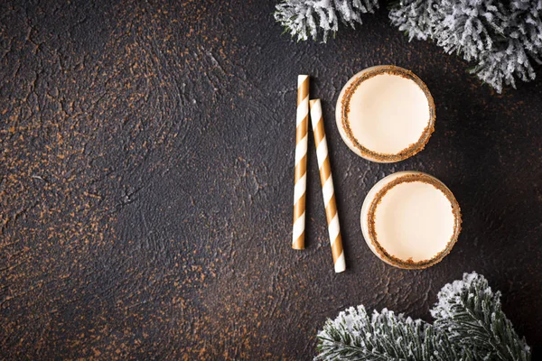 Traditional Christmas winter drink eggnog in glasses — Stock Photo, Image