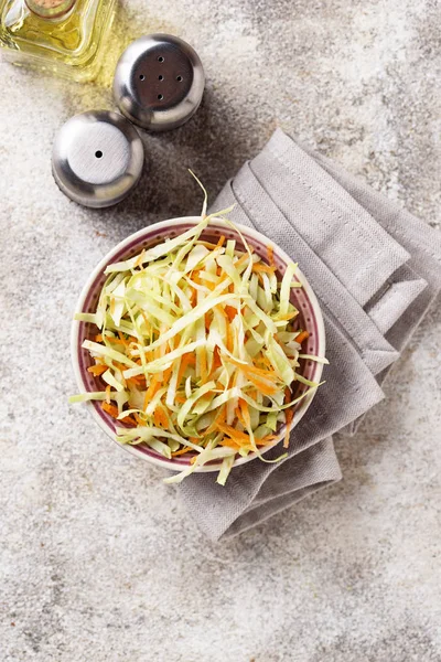 Coleslaw with cabbage, traditional American salad — Stock Photo, Image