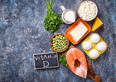 Sağlıklı gıdalar vitamin d üstten görünüm içeren