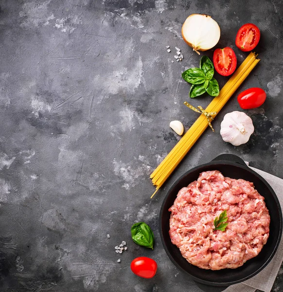 Ingredientes Para Cocinar Pasta Boloñesa Plato Tradicional Italiano Vista Superior — Foto de Stock