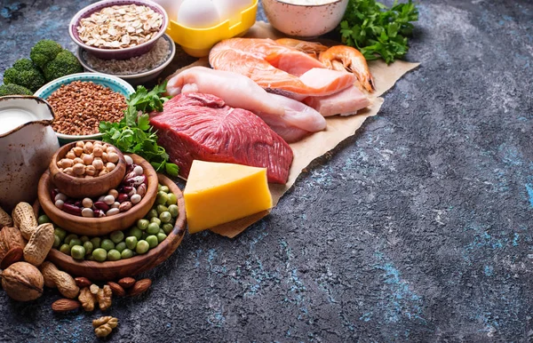 Υγιεινά Τρόφιμα Υψηλή Περιεκτικότητα Πρωτεΐνη Κρέας Ψάρια Γαλακτοκομικά Προϊόντα Ξηροί — Φωτογραφία Αρχείου