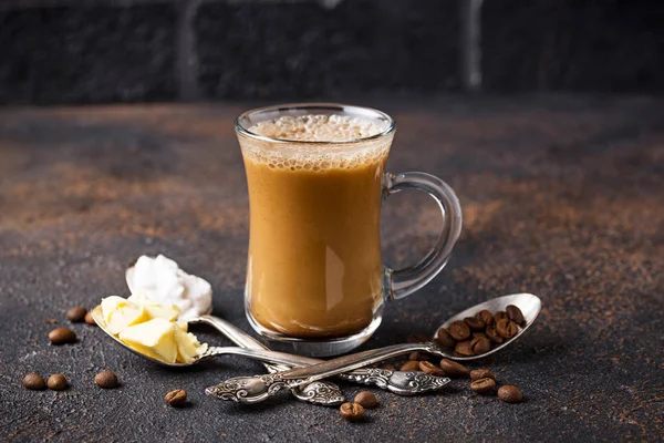 Kugelsicherer Kaffee. ketogener Low-Carb-Drink — Stockfoto