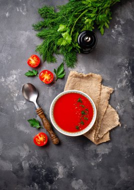 Domates vejetaryen çorba gaspaço kase