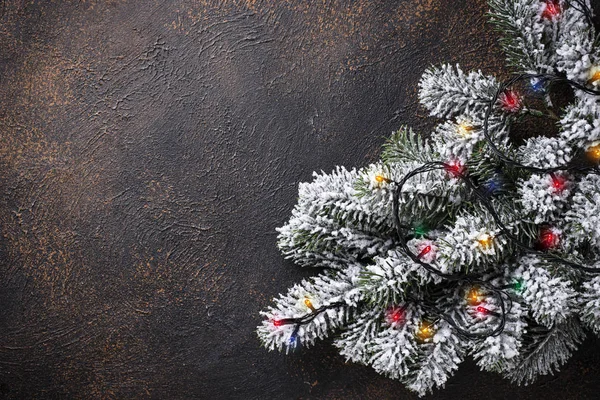 Fondo de Navidad con luces de árbol y guirnalda — Foto de Stock