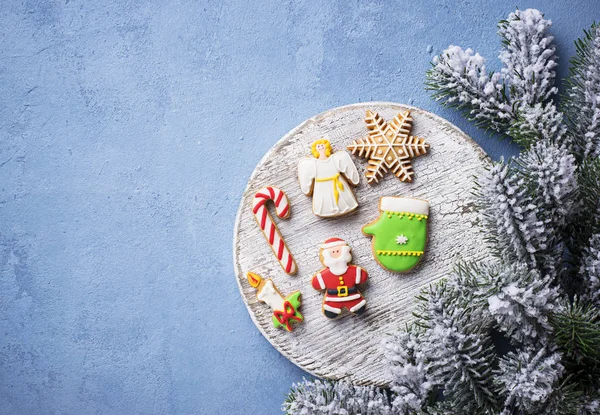 Galletas de jengibre de Navidad. Fondo festivo — Foto de Stock