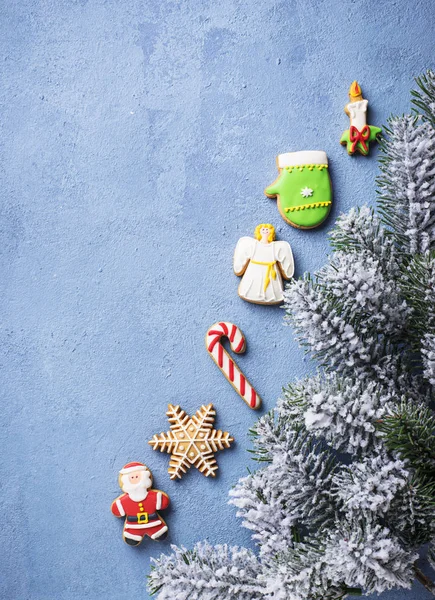 Galletas de jengibre de Navidad. Fondo festivo — Foto de Stock