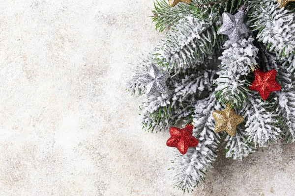 Χριστουγεννιάτικο φόντο με το κλαδί του δέντρου — Φωτογραφία Αρχείου