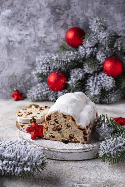 Traditional German Christmas cake stollen — Stock Photo, Image