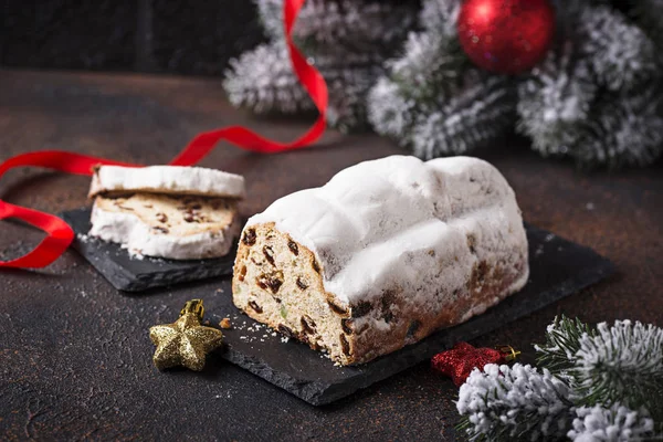 Traditional German Christmas cake stollen — Stock Photo, Image