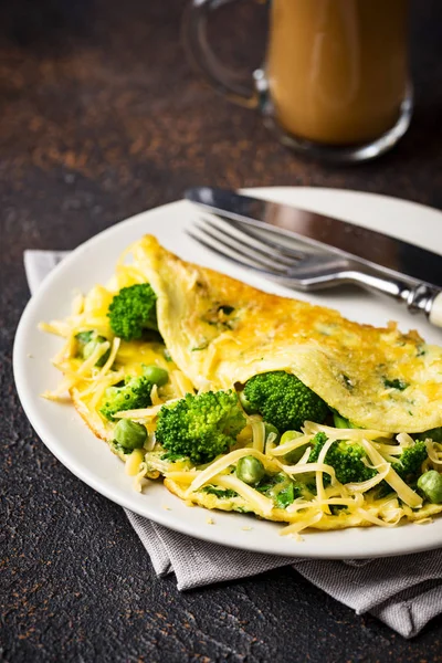 Ketogenes Frühstück Keto Low Carb Omelett Mit Grünem Gemüse Und — Stockfoto