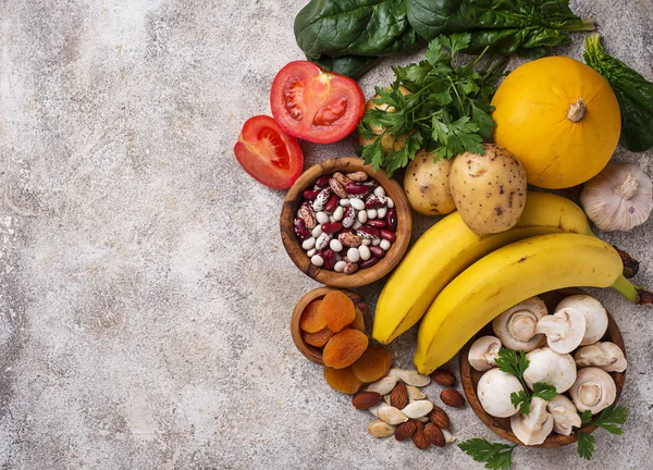 Produtos contendo potássio. Conceito de alimentação saudável — Fotografia de Stock