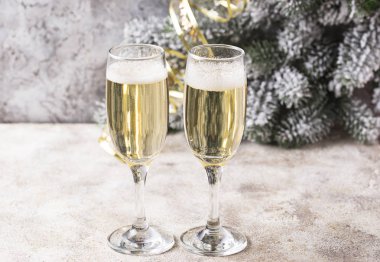 Şampanya, geleneksel yeni yıl içki bardak 