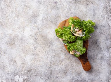 Düşük karbonhidrat ketogenic burrito marul içinde sarılmış