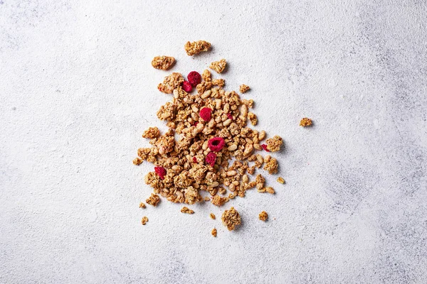 Hausgemachtes Müsli mit getrockneten Beeren — Stockfoto