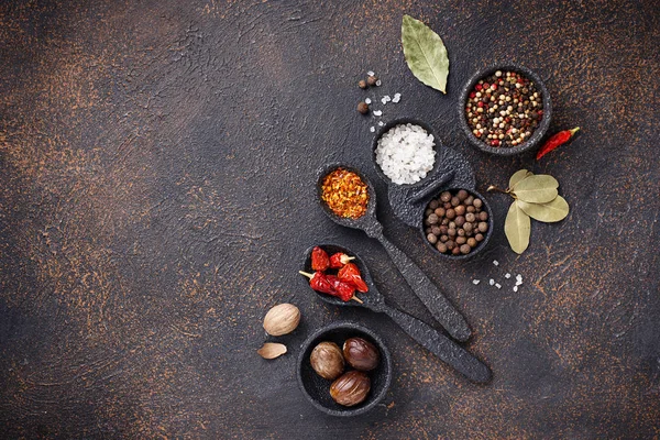 Various type of dry herbs and spices — Stock Photo, Image