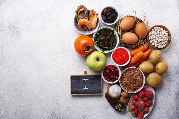 Cibo sano contenente iodio. Prodotti ricchi di I — Foto Stock