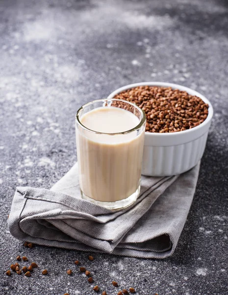 Leite de trigo mourisco não lácteo sem lactose — Fotografia de Stock