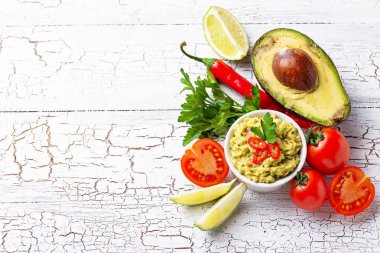 Geleneksel Meksika avokado sosu guacamole