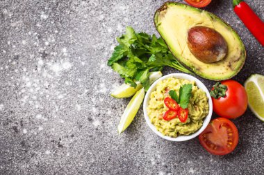 Geleneksel Meksika avokado sosu guacamole