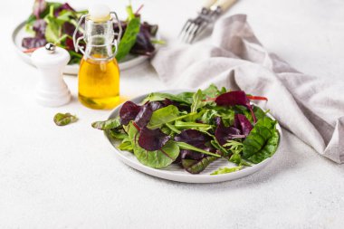 Yeşil salata karışımı yaprakları